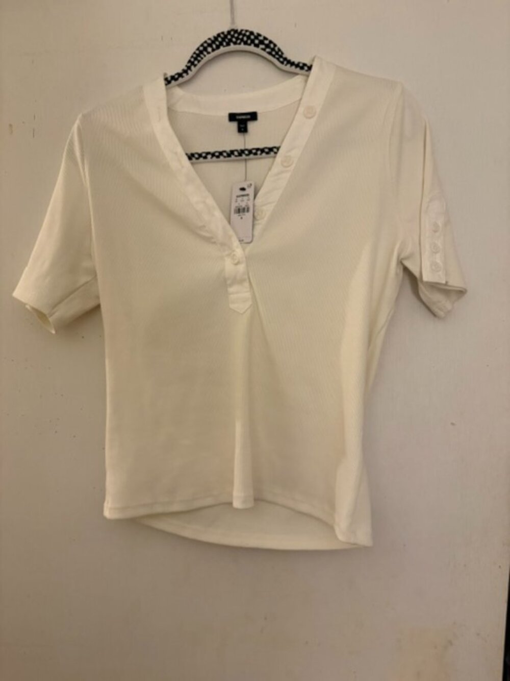 Express Ribbed V Neck Button T Shirt, Sz M, NWT, $44